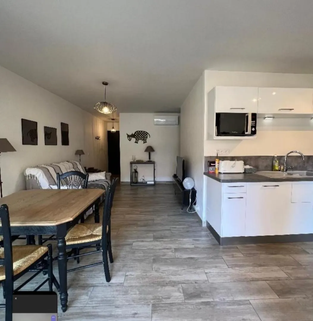 Astrella Apartment Bandol 0*,
